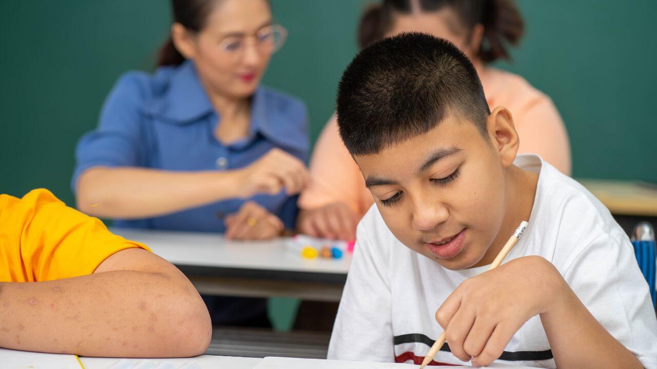 How Can Nature-Based Programs Enhance Learning Through Creativity